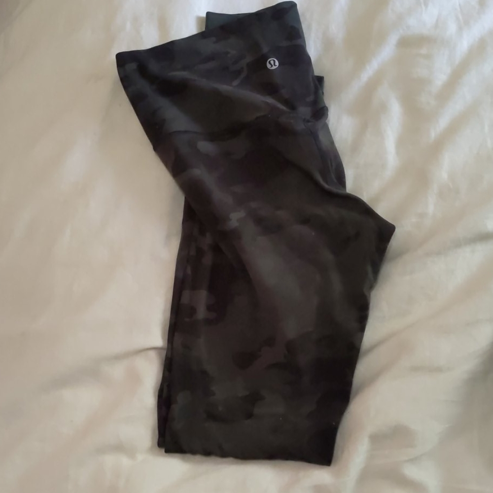 28in Lululemon align size 8